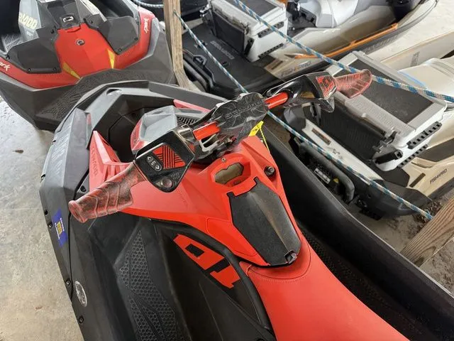 Slide: The Image of Sea-Doo Spark Trixx 2-up Rotax 900 H.O. ACE IBR 2021 - 7