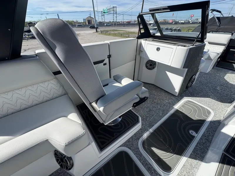 Slide: The Image of Revel RS25L 2026 - 15