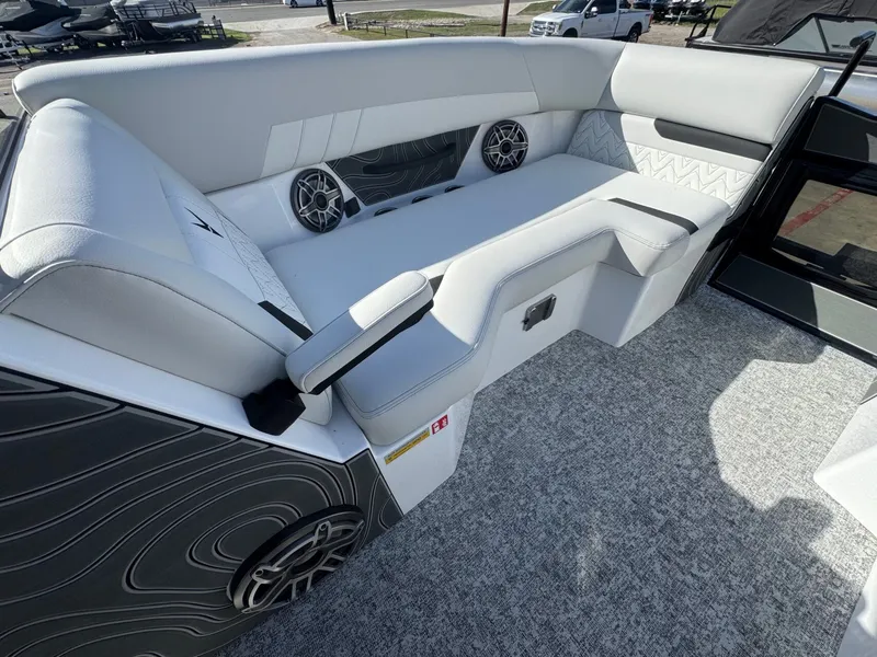 Slide: The Image of Revel RS25L 2026 - 19