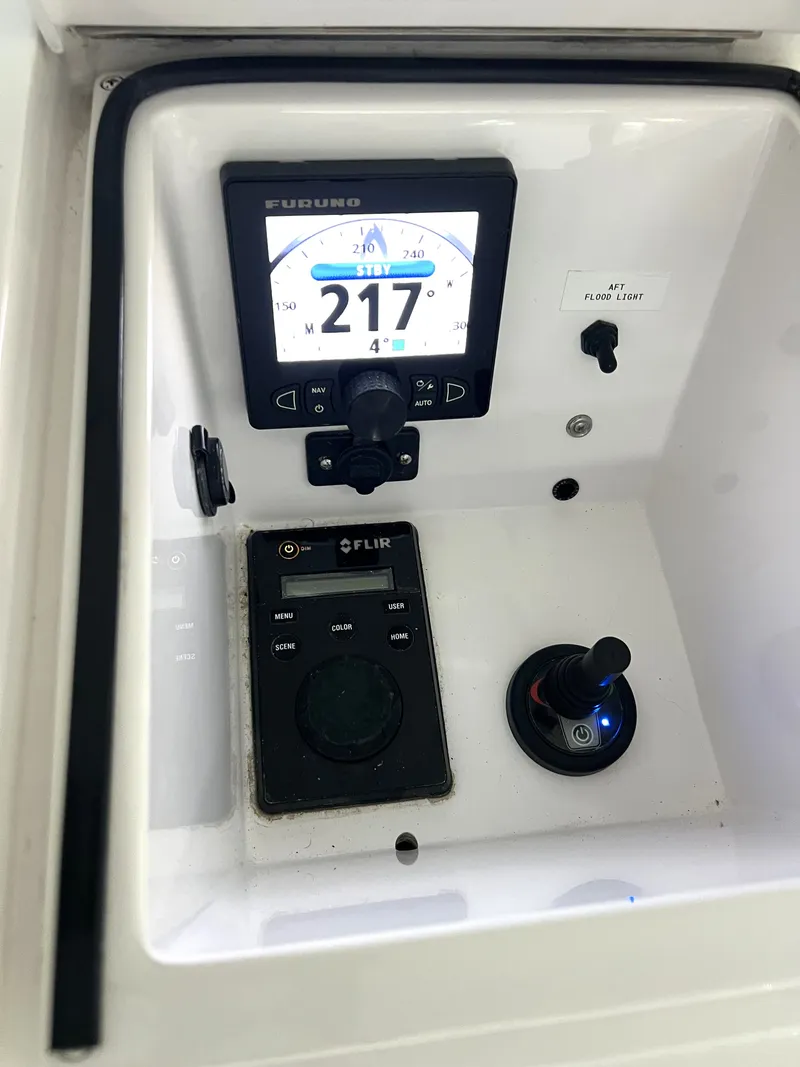 Slide: The Image of Viking 50 Convertible 2011 - 14