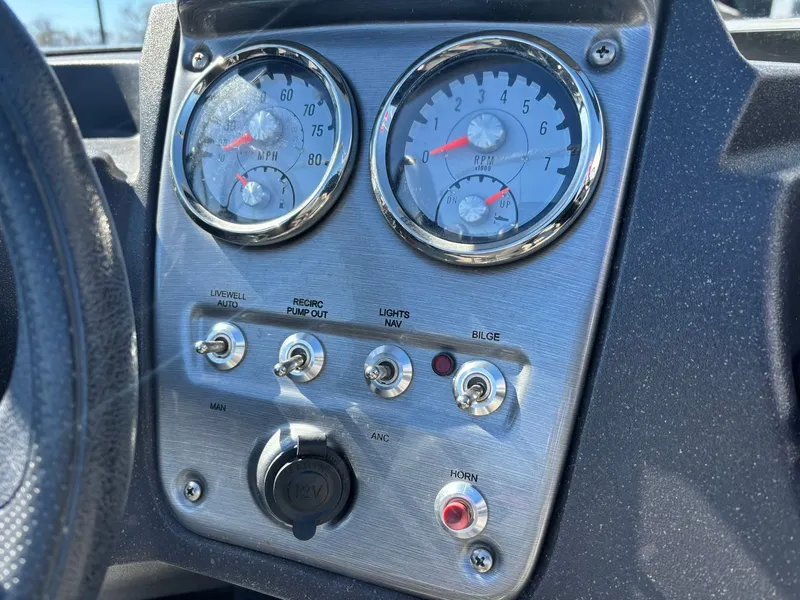 Slide: The Image of Tracker Pro Guide V-16 WT 2024 - 17