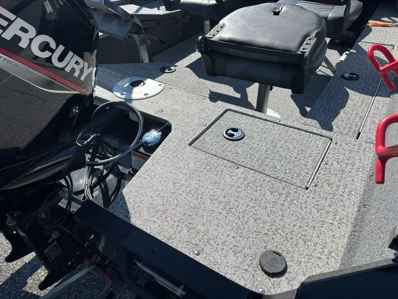 Slide: The Image of Tracker Pro Guide V-16 WT 2024 - 21