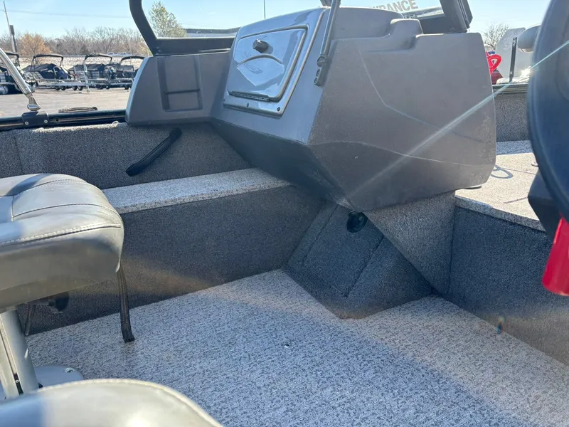 Slide: The Image of Tracker Pro Guide V-16 WT 2024 - 29