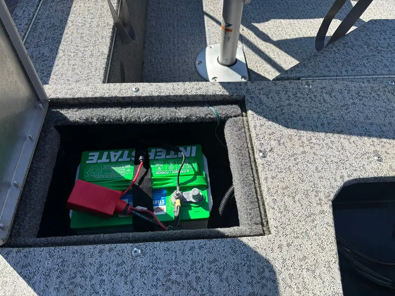 Slide: The Image of Tracker Pro Guiide V-16 WT 2024 - 22