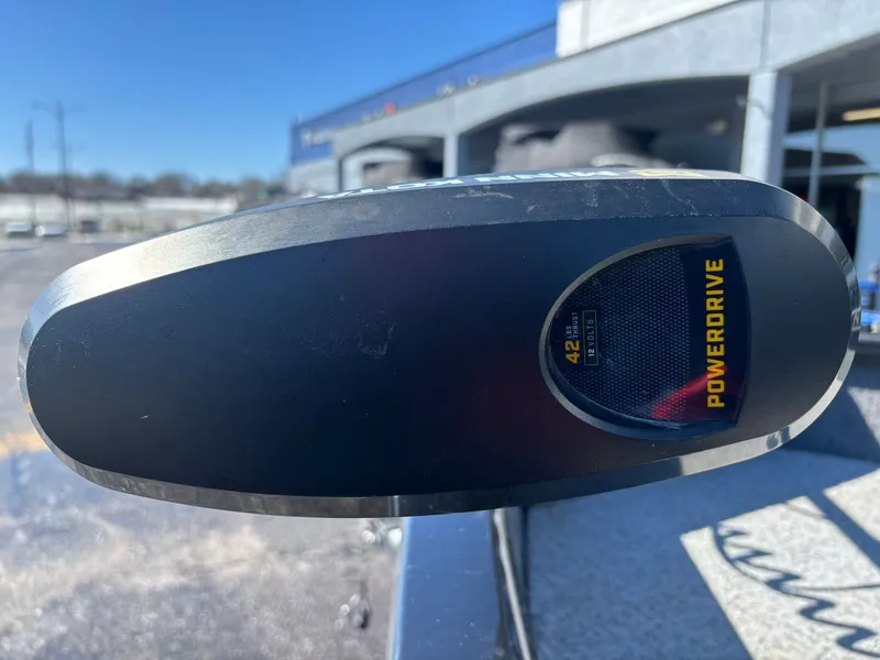 Slide: The Image of Tracker Pro Guiide V-16 WT 2024 - 8