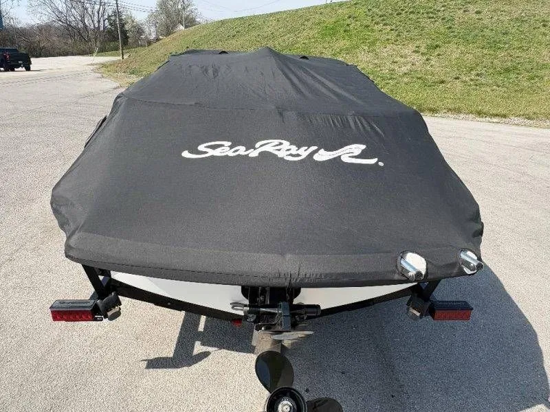 Slide: The Image of Sea Ray 190 Sport 2014 - 15