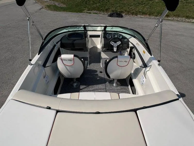 Slide: The Image of Sea Ray 190 Sport 2014 - 22