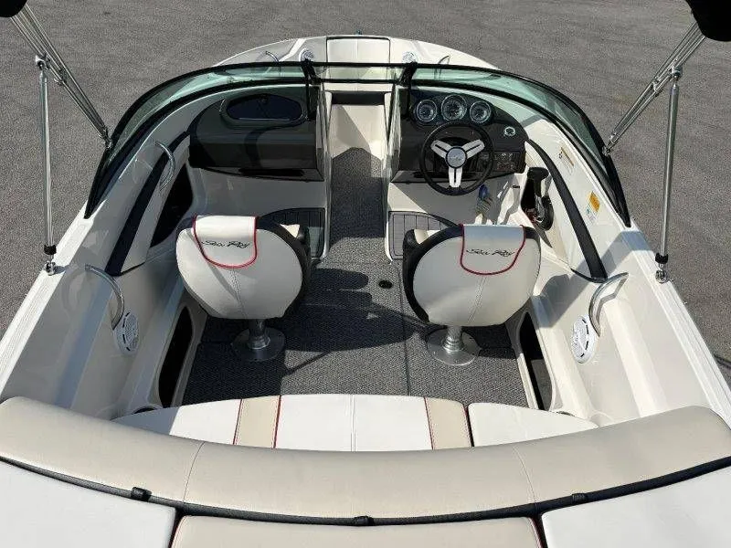 Slide: The Image of Sea Ray 190 Sport 2014 - 23