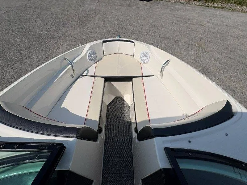 Slide: The Image of Sea Ray 190 Sport 2014 - 31