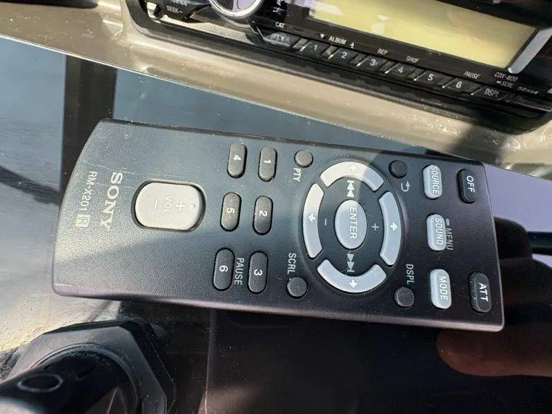 Slide: The Image of Sea Ray 190 Sport 2014 - 34