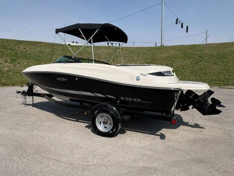 Slide: The Image of Sea Ray 190 Sport 2014 - 36
