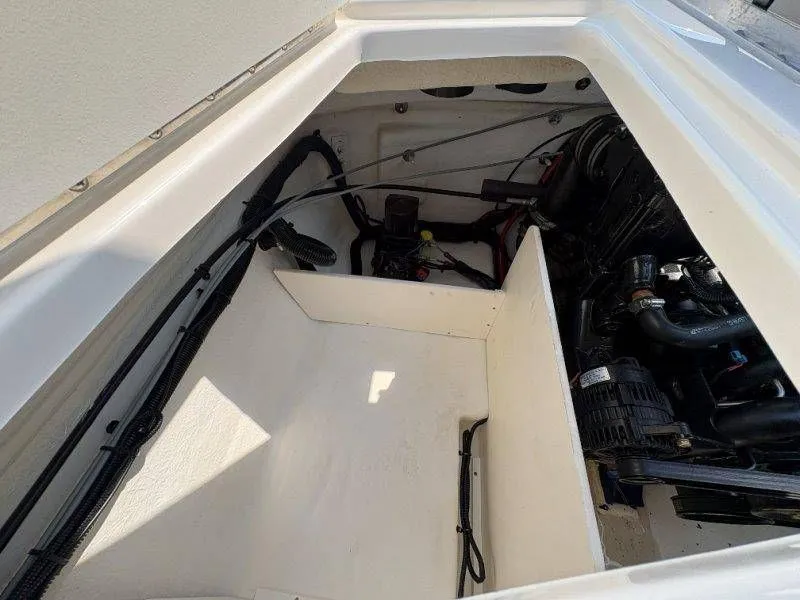 Slide: The Image of Sea Ray 190 Sport 2014 - 52