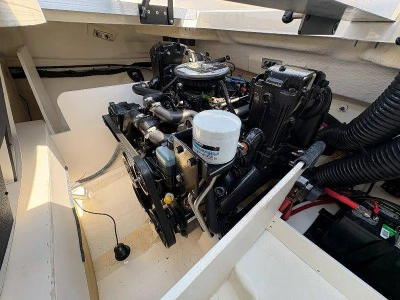 Slide: The Image of Sea Ray 190 Sport 2014 - 55