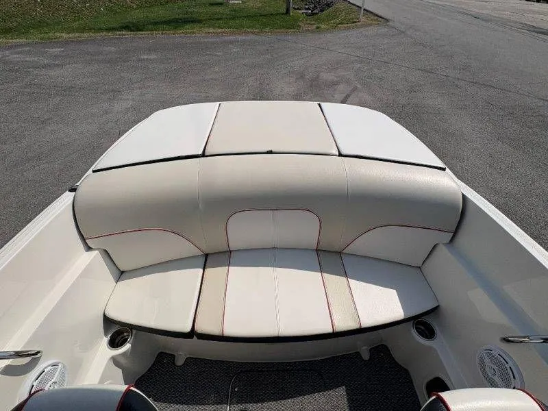 Slide: The Image of Sea Ray 190 Sport 2014 - 56