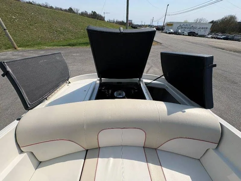 Slide: The Image of Sea Ray 190 Sport 2014 - 57