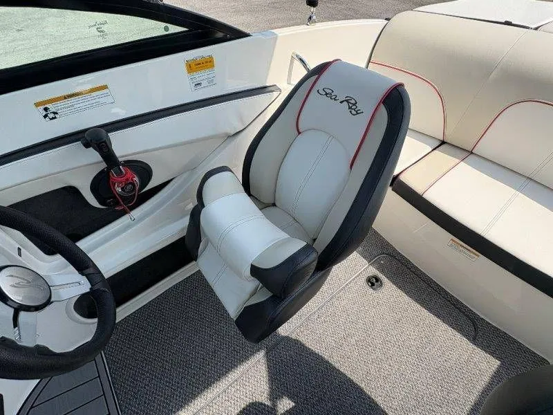 Slide: The Image of Sea Ray 190 Sport 2014 - 61
