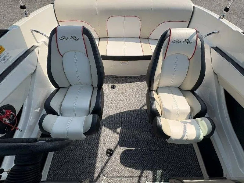 Slide: The Image of Sea Ray 190 Sport 2014 - 63