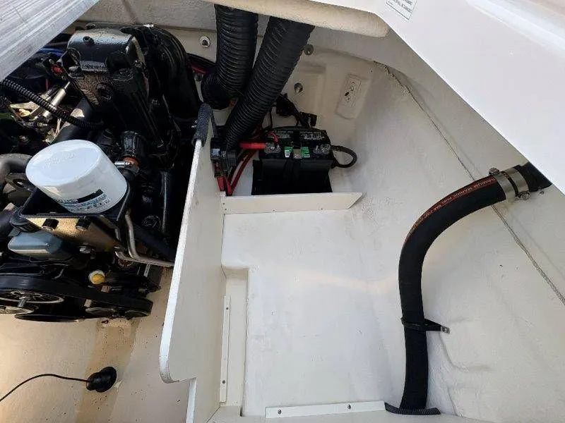 Slide: The Image of Sea Ray 190 Sport 2014 - 66