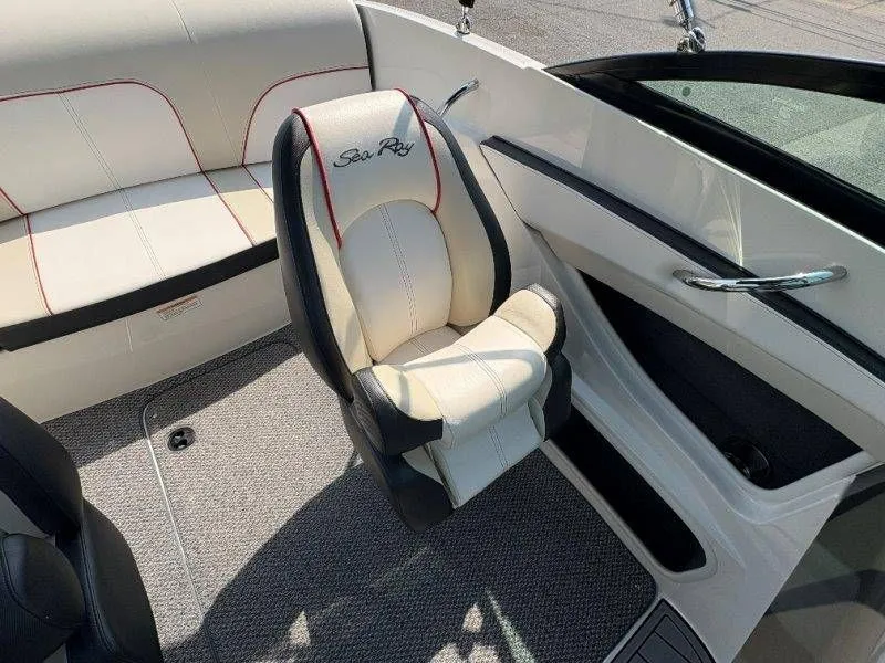 Slide: The Image of Sea Ray 190 Sport 2014 - 67