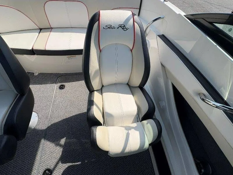 Slide: The Image of Sea Ray 190 Sport 2014 - 68