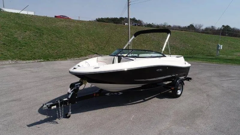 Slide: The Image of Sea Ray 190 Sport 2014 - 7