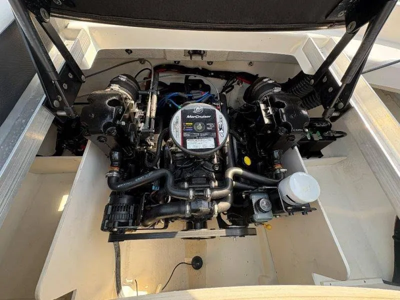 Slide: The Image of Sea Ray 190 Sport 2014 - 71