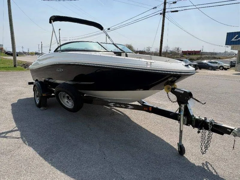 Slide: The Image of Sea Ray 190 Sport 2014 - 77