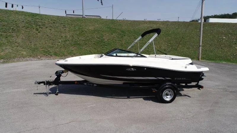 Slide: The Image of Sea Ray 190 Sport 2014 - 8