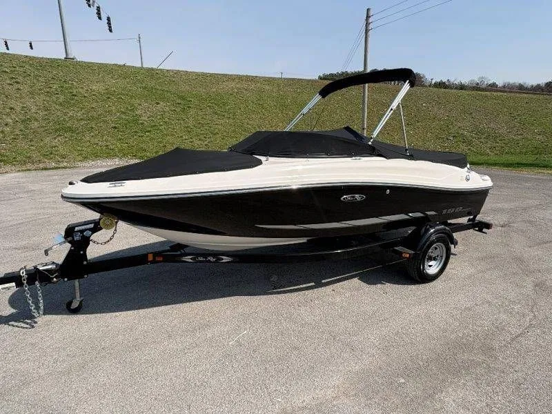 Slide: The Image of Sea Ray 190 Sport 2014 - 82