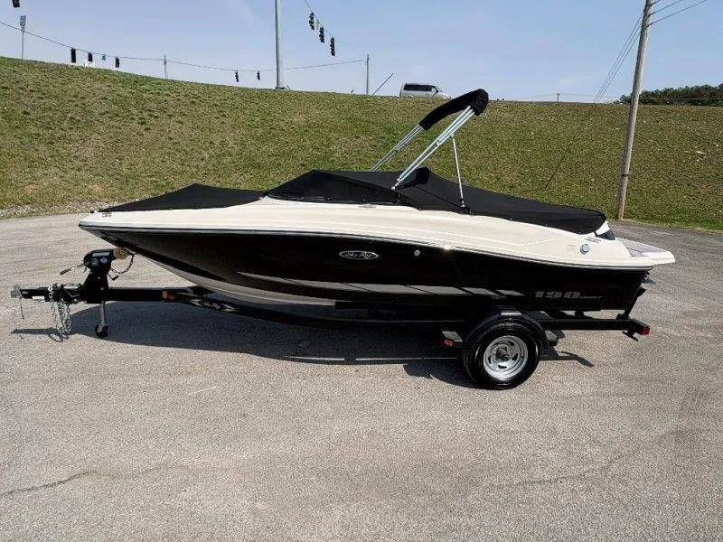 Slide: The Image of Sea Ray 190 Sport 2014 - 84