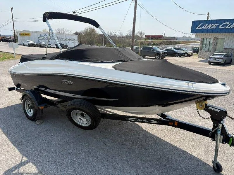 Slide: The Image of Sea Ray 190 Sport 2014 - 86