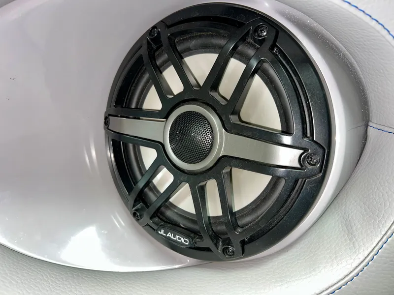 Slide: The Image of JL Audio speaker in Supra SE 450, year 2021. - 27