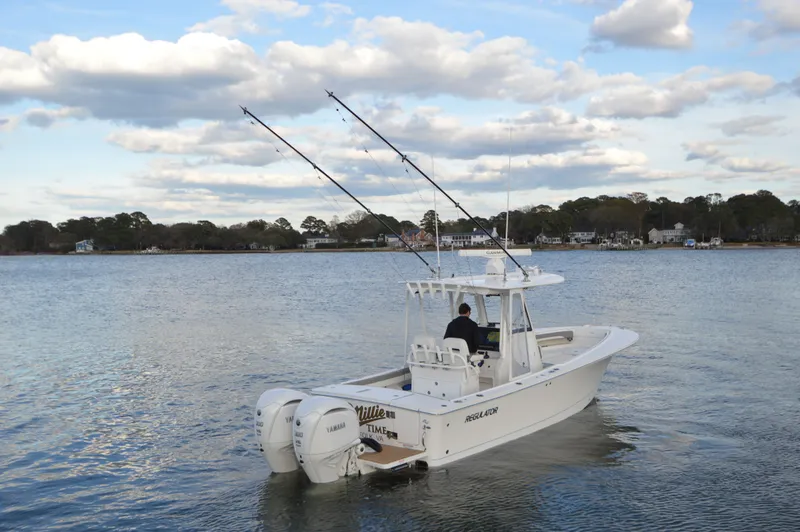 Slide: The Image of Regulator Marine 28 FS w/SeaKeeper Ride 2024 - 11