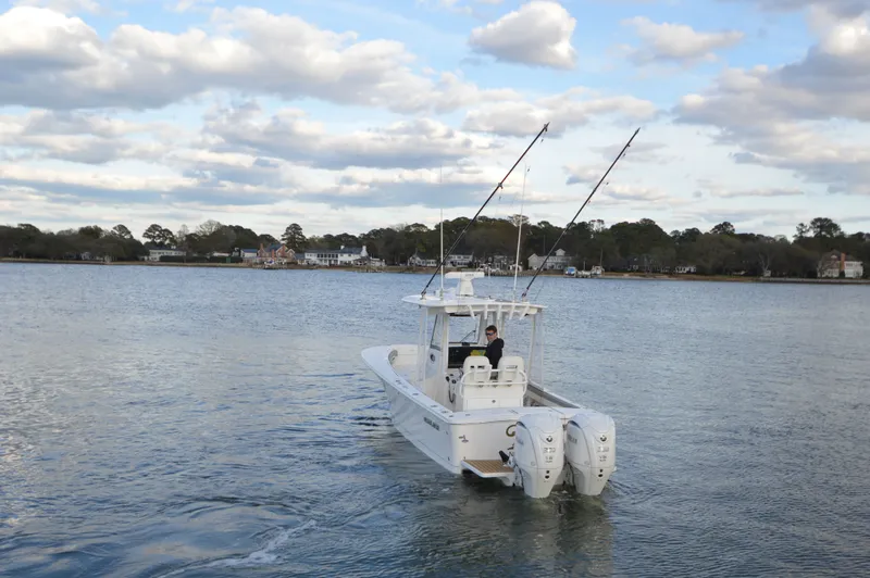 Slide: The Image of Regulator Marine 28 FS w/SeaKeeper Ride 2024 - 13