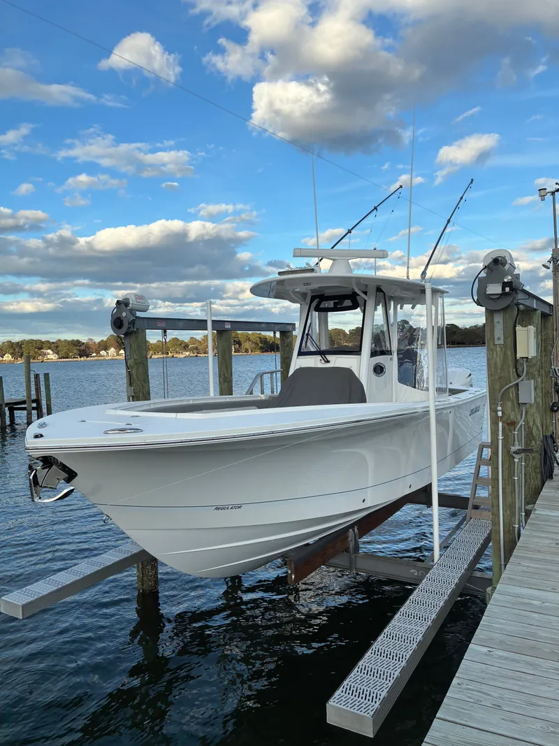 Slide: The Image of Regulator Marine 28 FS w/SeaKeeper Ride 2024 - 25