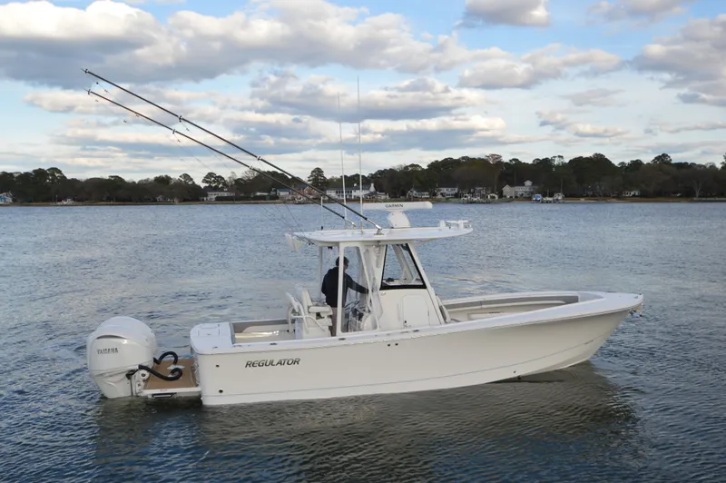 Slide: The Image of Regulator Marine 28 FS w/SeaKeeper Ride 2024 - 9