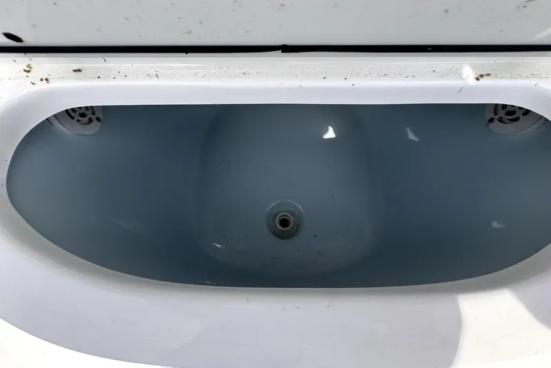 Slide: The Image of Livewell of a 2020 Cape Horn 27 XS boat, clean and empty. - 44