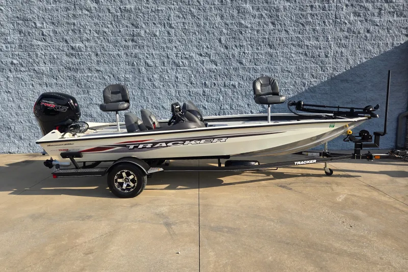 The Image of 2020 Tracker Pro Team 190 TX Tournament Edition fishing boat on trailer. - 1