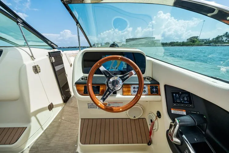 Slide: The Image of 2024 Chris-craft Calypso 28 - Image 30 - 30