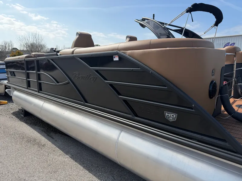 Slide: The Image of Bentley Pontoons Elite 253 Admiral 2026 - 2
