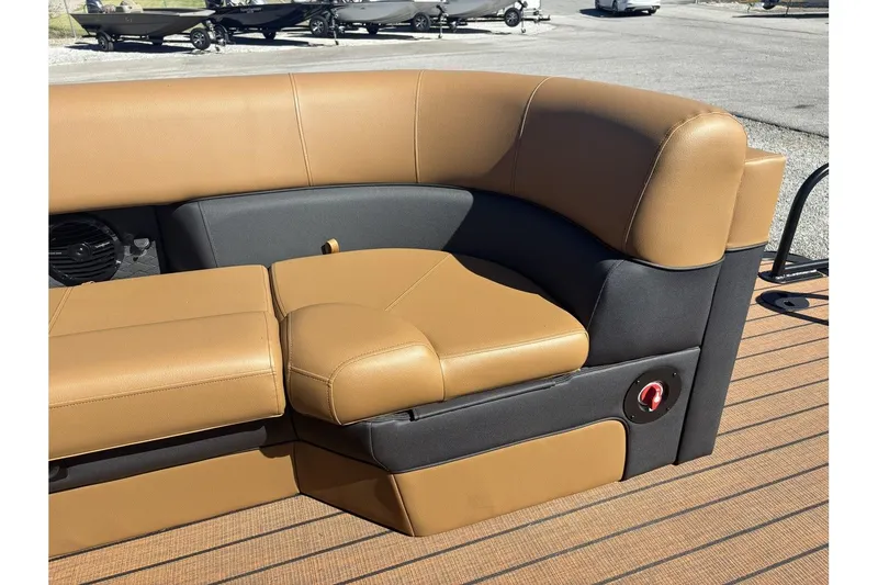 Slide: The Image of Bentley Pontoons Elite 253 Admiral 2026 - 21