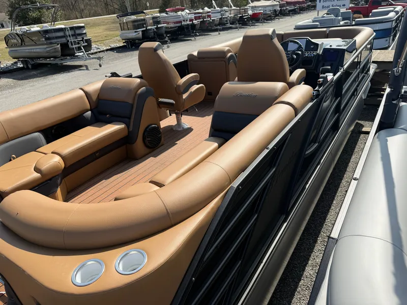 Slide: The Image of Bentley Pontoons Elite 253 Admiral 2026 - 23