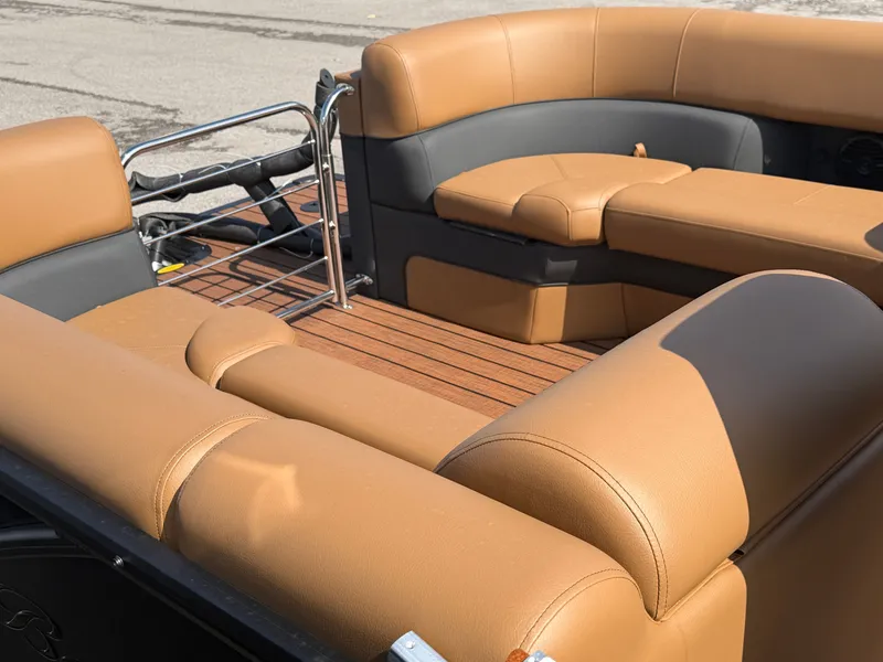 Slide: The Image of Bentley Pontoons Elite 253 Admiral 2026 - 26