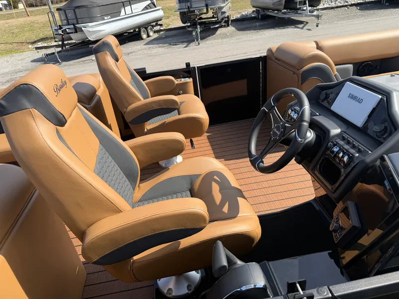 Slide: The Image of Bentley Pontoons Elite 253 Admiral 2026 - 5