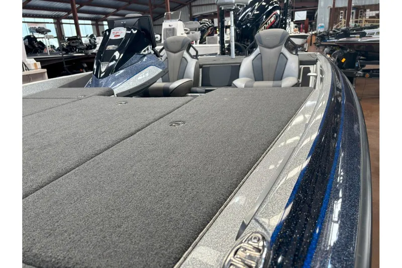 Slide: The Image of Skeeter FXR20 Select 2023 - 11