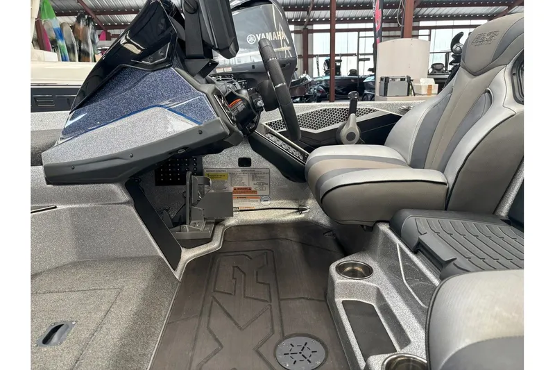 Slide: The Image of Skeeter FXR20 Select 2023 - 14