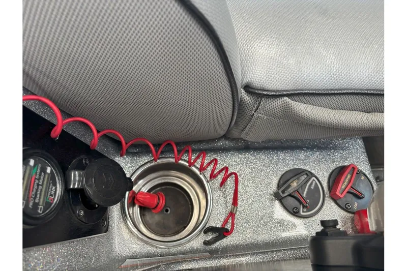 Slide: The Image of Skeeter FXR20 Select 2023 - 17