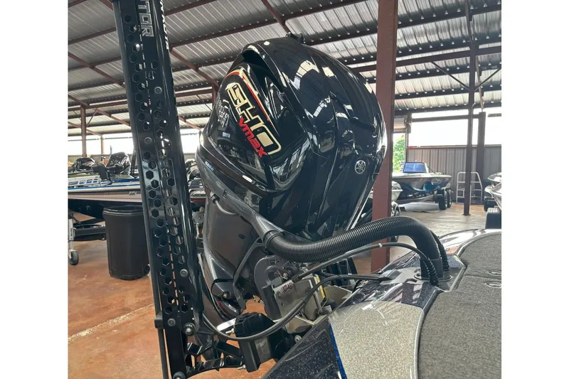 Slide: The Image of Skeeter FXR20 Select 2023 - 19