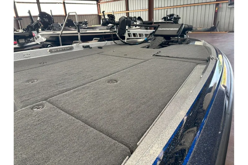 Slide: The Image of Skeeter FXR20 Select 2023 - 6