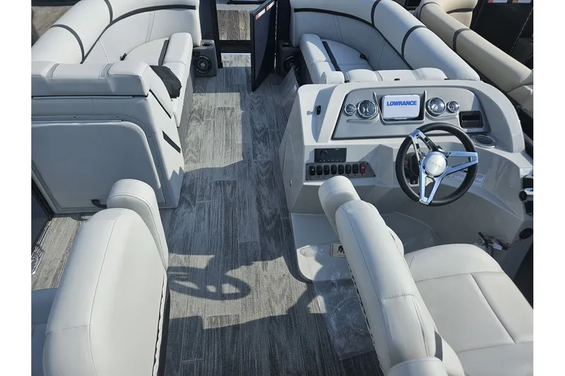 The Image of Crest Classic LX 220SLC CPT 2024 - 1